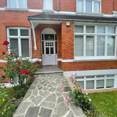 Spacious Holiday Home! لندن المظهر الخارجي الصورة