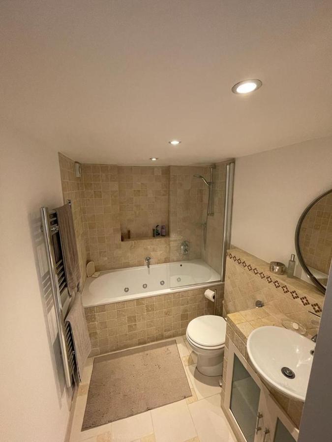 Spacious Holiday Home! لندن المظهر الخارجي الصورة