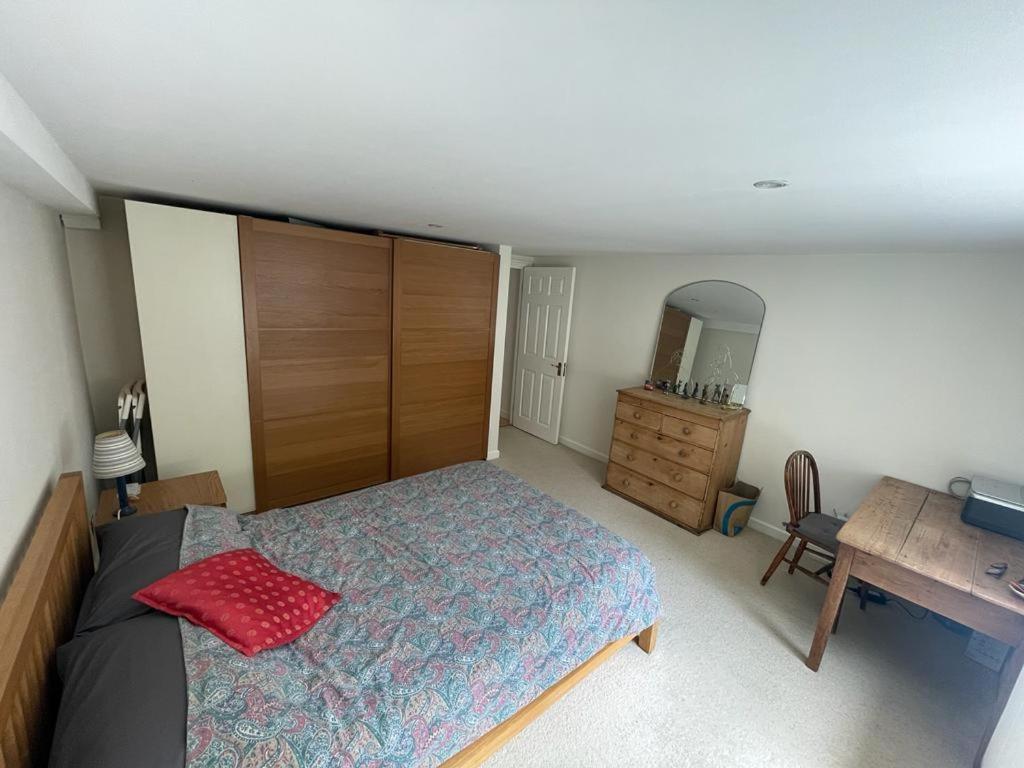 Spacious Holiday Home! لندن المظهر الخارجي الصورة